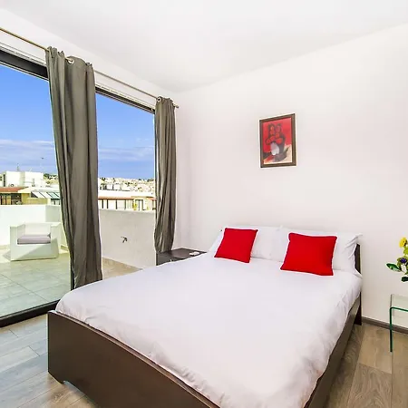 Fantastic Penthouse Theoria Travel Apartment Msida